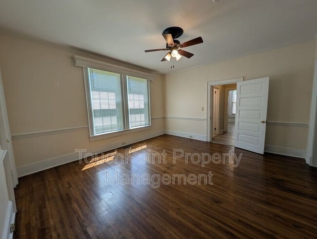 Photo - 476 Spring St SW