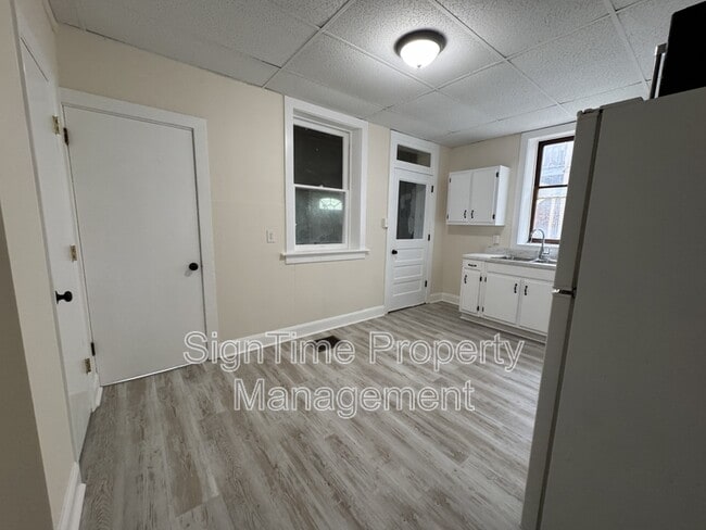 Photo - 836 W Washington St