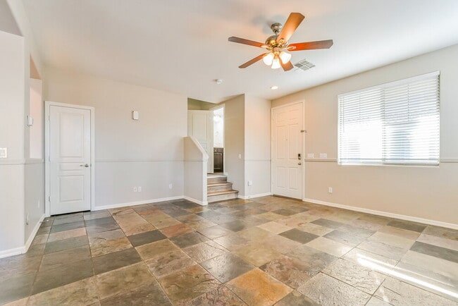 Photo - 126 E Catclaw St