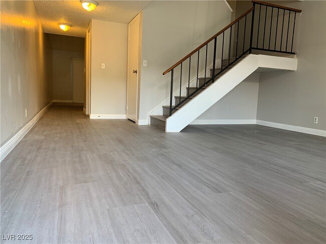 Building Photo - 4170 Mississippi Ave Rental