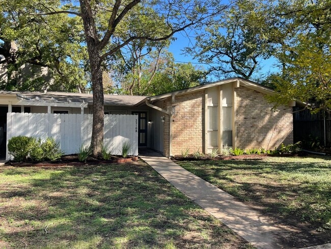 Photo - 2210 Quarry Rd Unit B