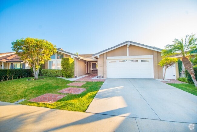Building Photo - Fountain Valley Rental