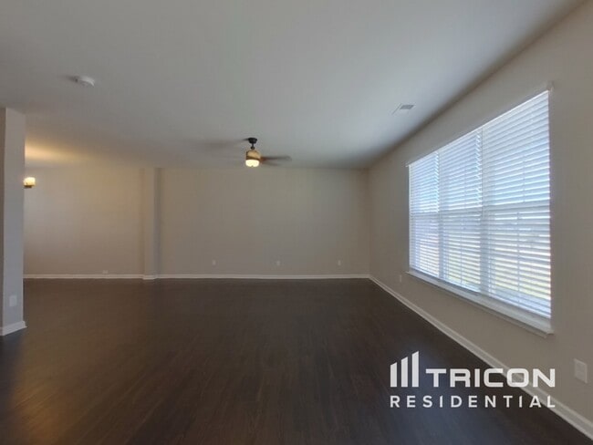 Photo - 715 Pollyanna Dr