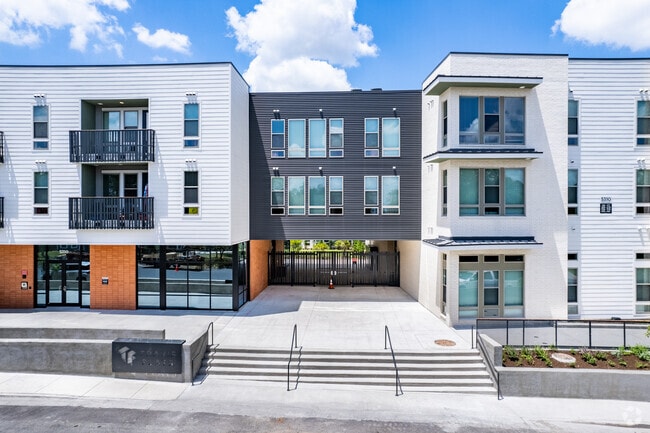 Travis Flats