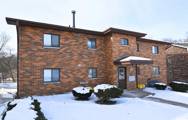 Building Photo - 850 Hawkeye Dr Unit 2