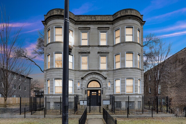 Building Photo - 5341 S Indiana Ave