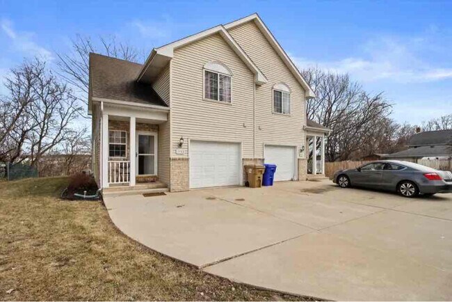 Photo - 1933 Sheridan Rd