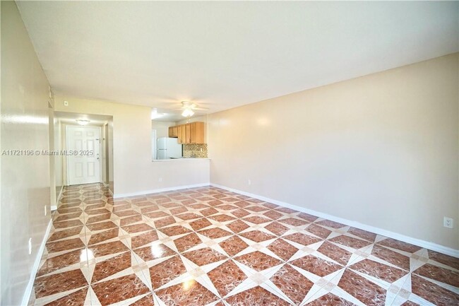 Photo - 15205 NE 6th Ave Condominio Unidad D111