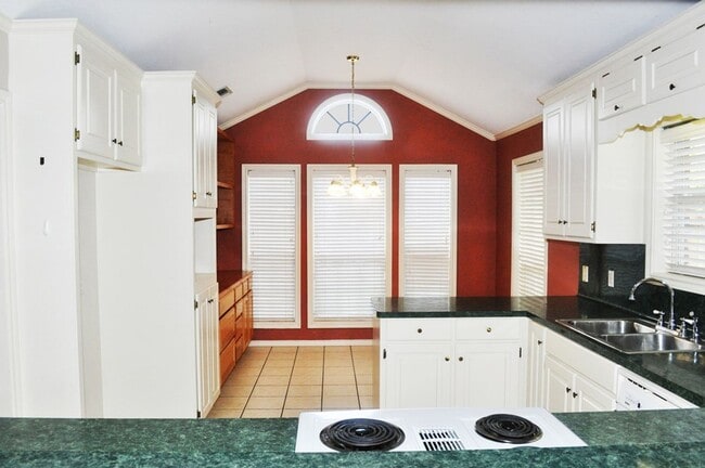 Photo - 3 Bed 2 bath Ashcreek Circle