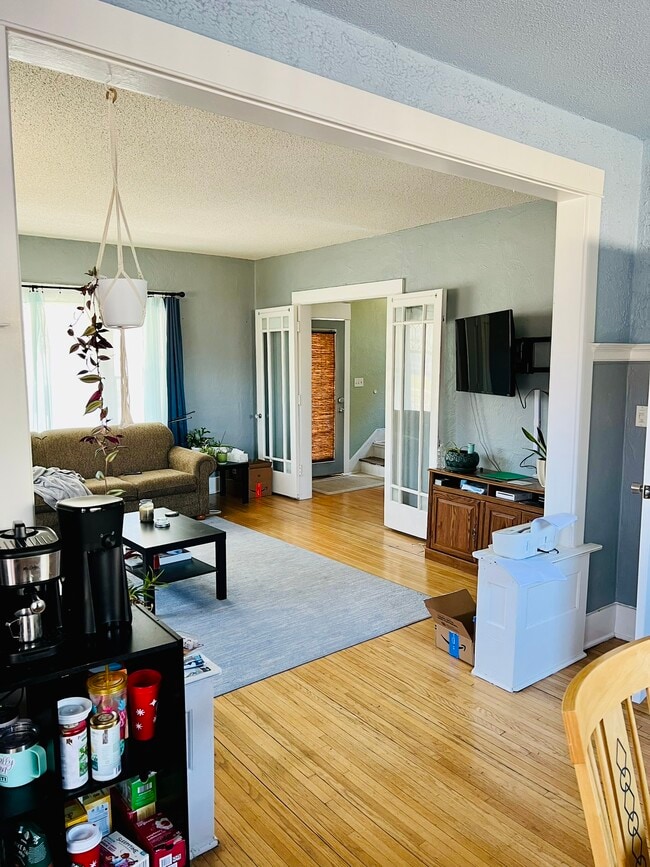 Photo - 701 3rd St NW