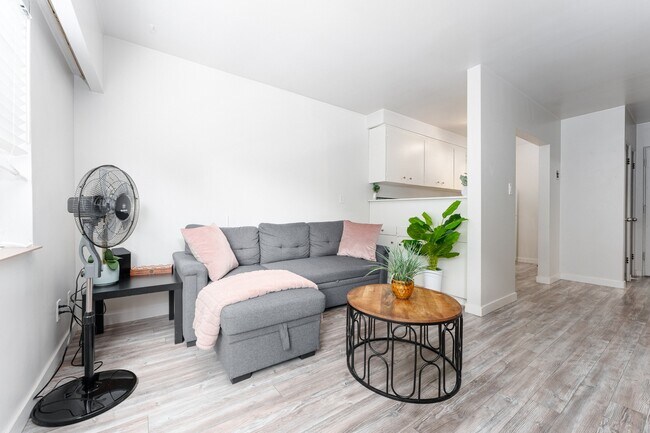 Photo - 1540 Haro St Unit 204