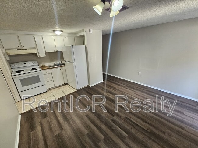 Photo - 2988 Green Acres Ave Unit B