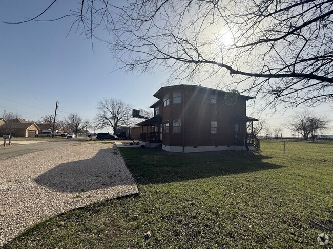 Building Photo - 411 W Avenue K Rental