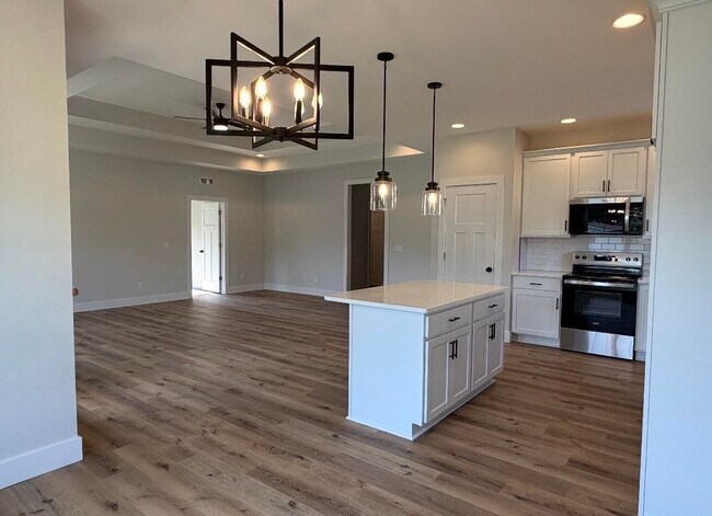 Photo - 837 Temple Way