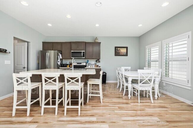 4438 E Hurstbourne Dr