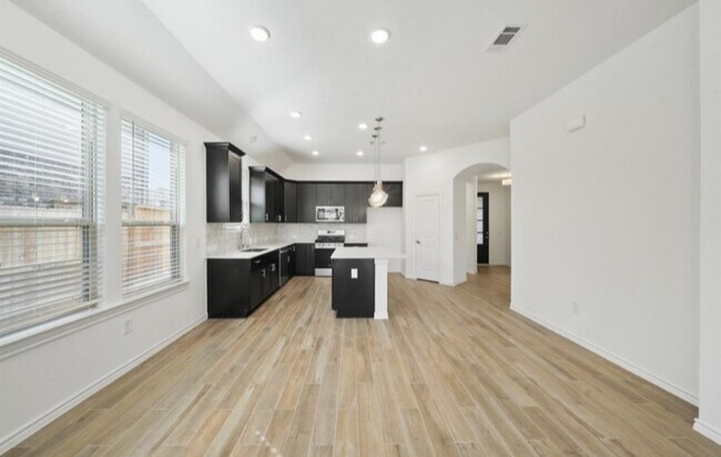 Photo - 1309 Tan Gable Ln