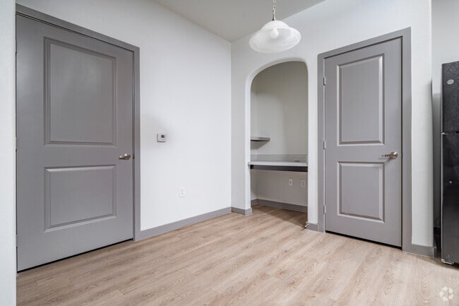 1BR, 1BA - 762SF Dining Room