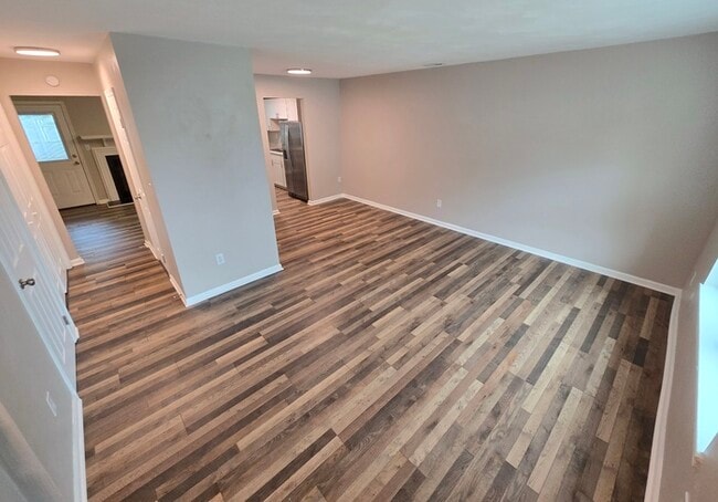 Photo - 3 BEDROOM END UNIT TOWNHOUSE FOR RENT IN V...