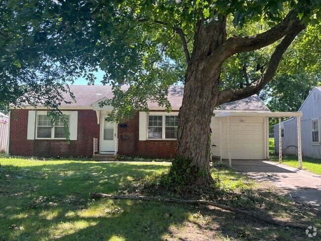 Building Photo - Sit Back, Relax. Your New home Awaits.