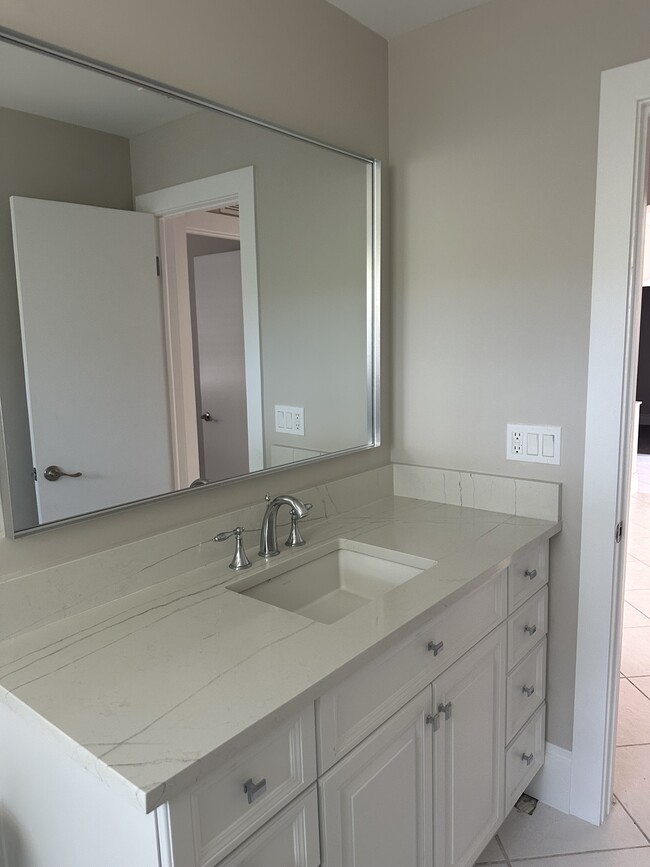 Building Photo - 1019 S Alhambra Cir Rental