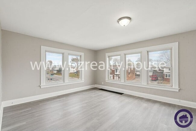 Photo - 3241 Cherry St