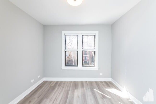 Building Photo - 1 bedroom in Chicago IL 60613 Unit E1