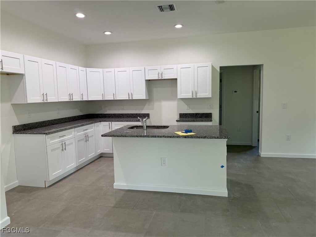 Photo - 1046 Marshall Ave S