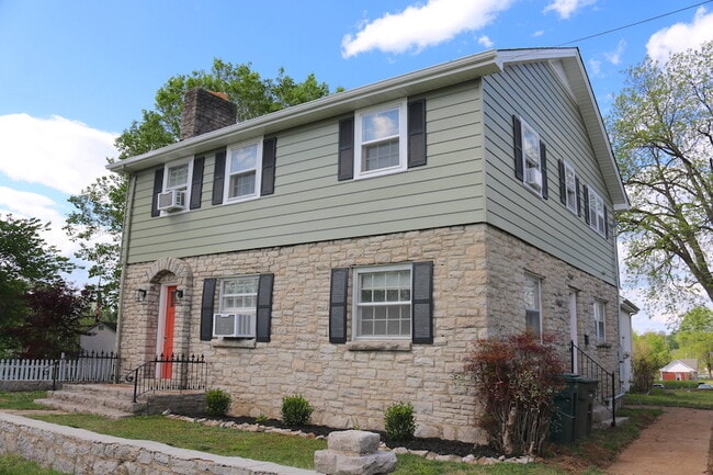 Photo - 210 W Poplar St Unit B