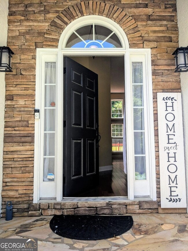 Photo - 110 Lyndhurst Way