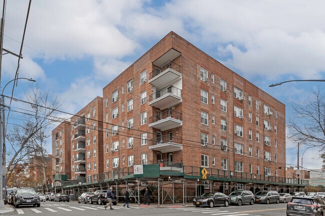 Photo - 3299 Cambridge Ave