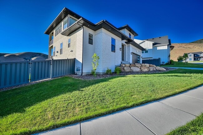 Photo - 1722 Oakridge Cir