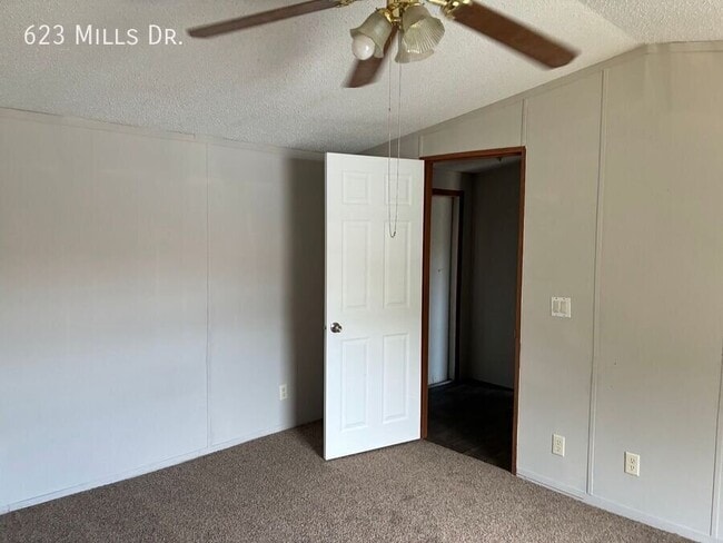 Photo - 623 N Mills Dr