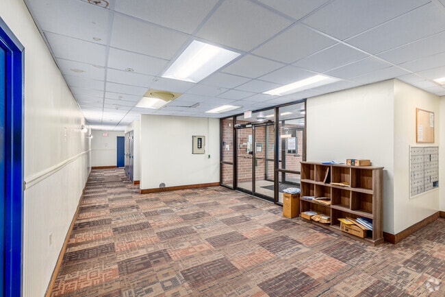 Photo - Bates Hill Apartments