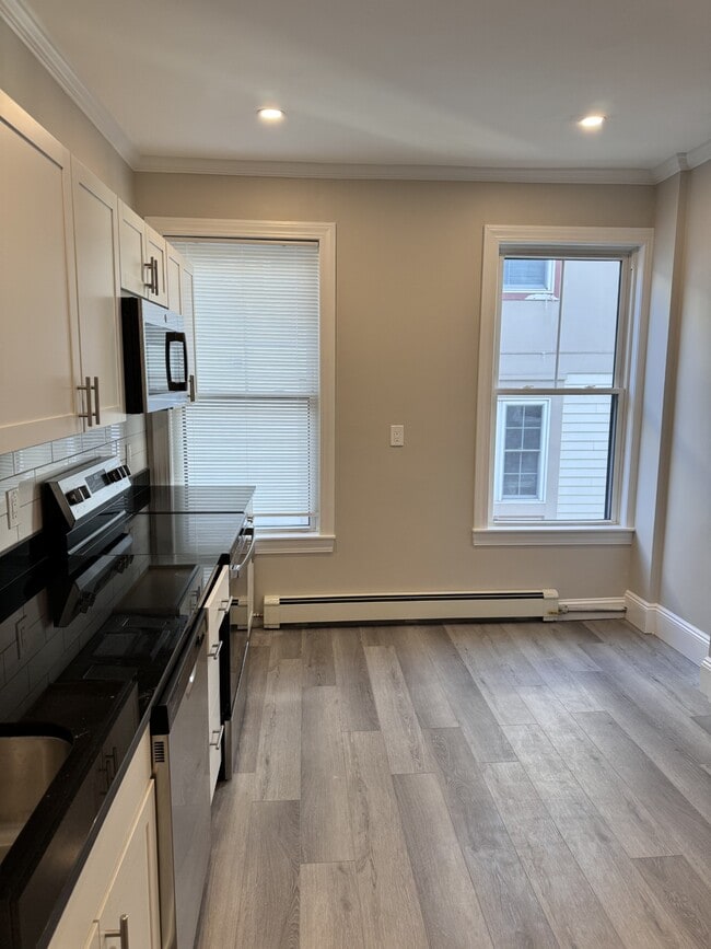 Building Photo - 37 Brookline St Unit 12 Rental