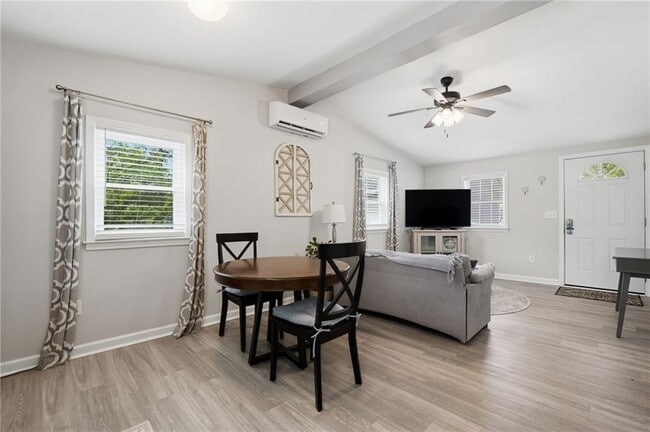 Photo - 1817 Hardman Ln