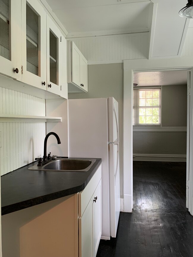 Photo - 210 W Wisconsin Ave Unit B