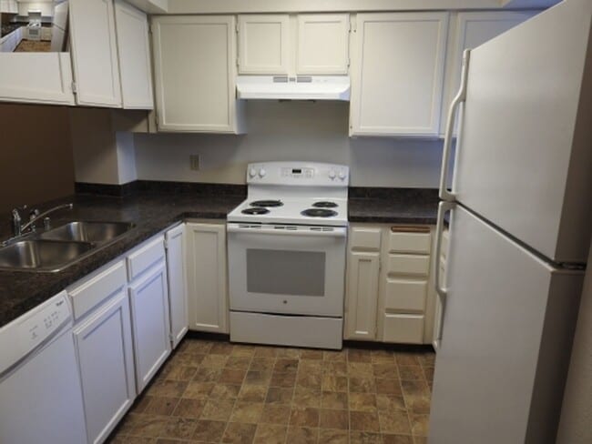 Building Photo - 4045 E. 20th, (Eastside Estates)-A-72 Rental