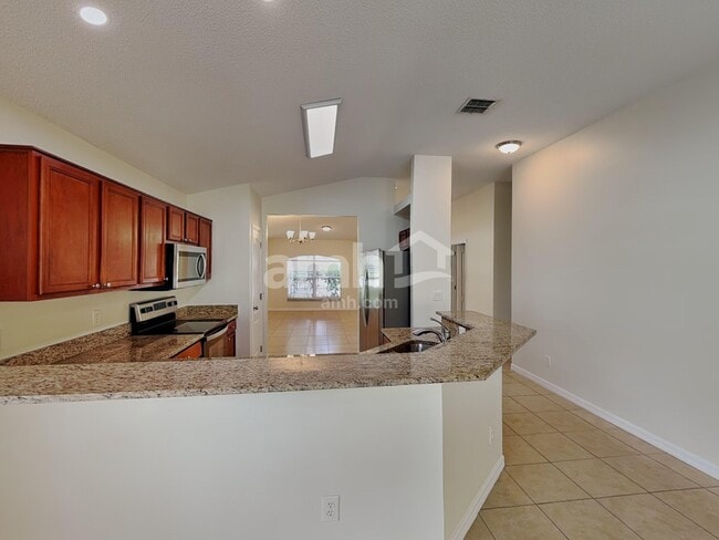 Photo - 1951 Southern Oak Loop