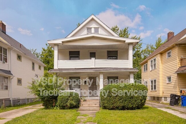 Building Photo - 4024 E 143rd St Unit Up