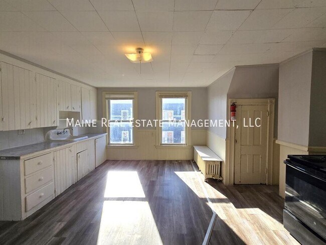 Photo - 179 Pine St Unit 5