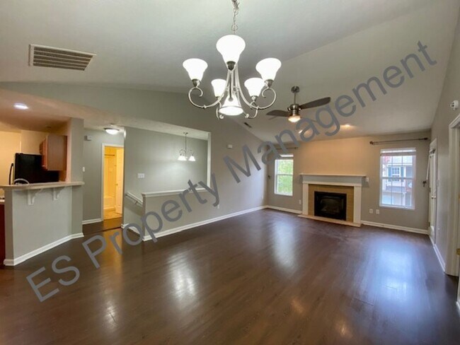 Photo - Large 2 Bedroom Town home in Pike Township