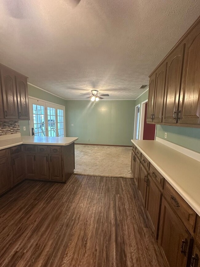 Photo - 3 Bed/1.5 Bath Brick Home