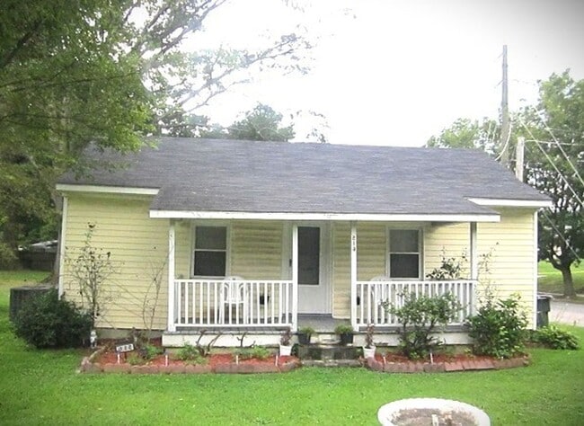 Building Photo - 516 Winstead St N Rental