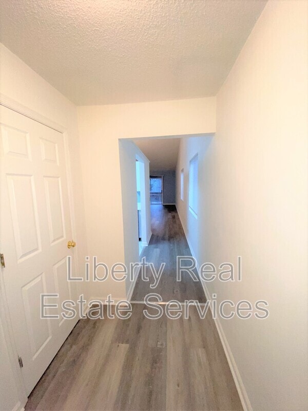Photo - 910 Brett Dr Unit Apt 54