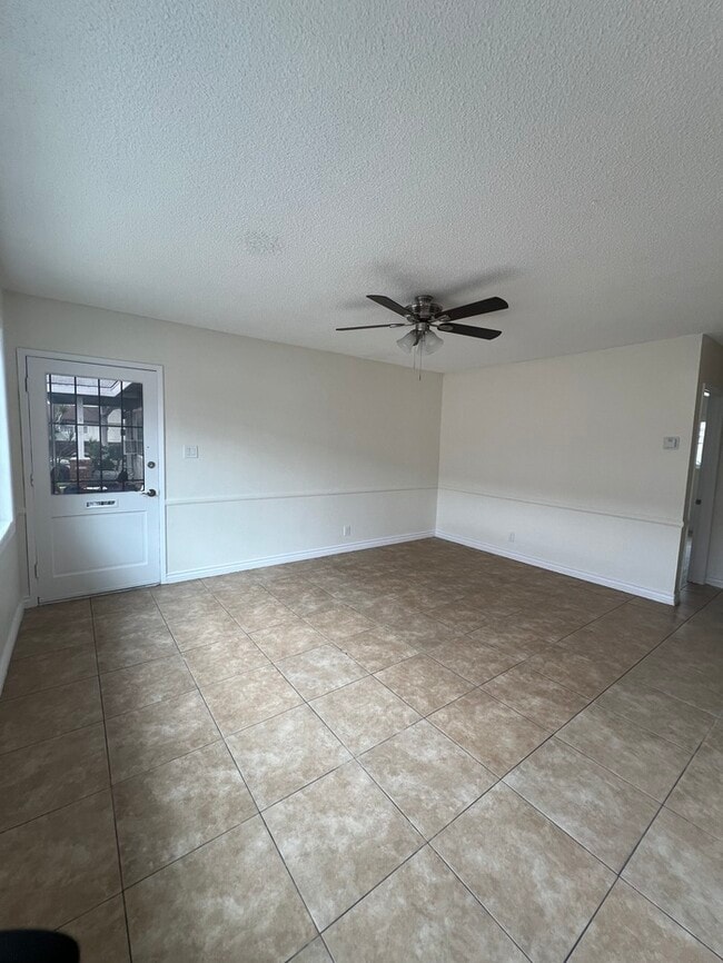 Remodeled 2 Bedroom in Long Beach City - Remodeled 2 Bedroom in Long Beach City