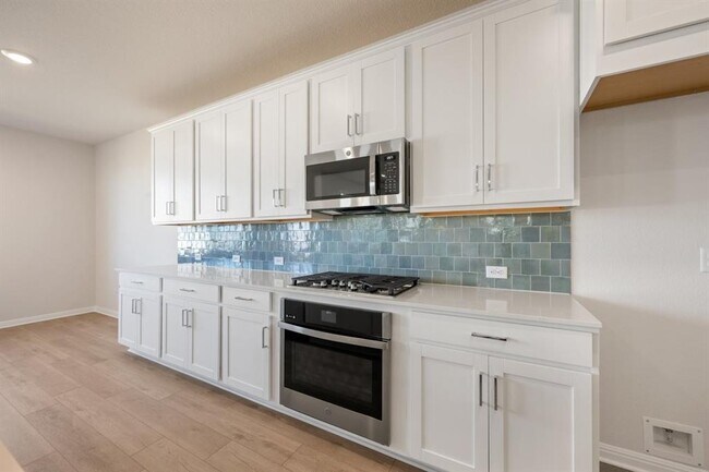 Photo - 245 Ranier Wy