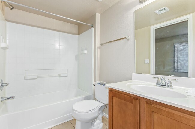 Photo - 900 S 94th St Unidad 1184
