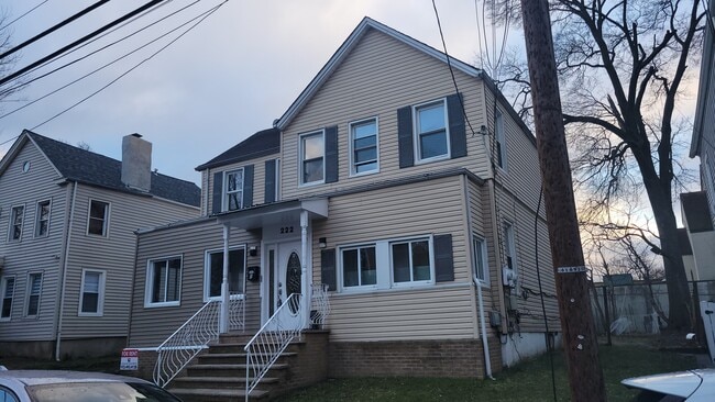 Building Photo - 222 Snyder St Unit #2