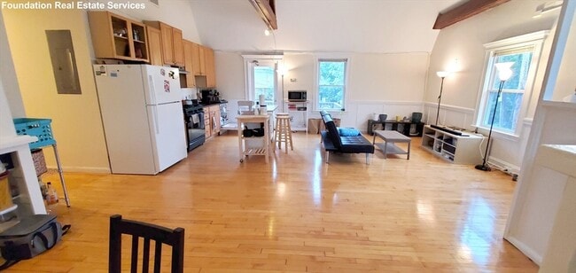 Building Photo - 96 Chestnut Hill Ave Unit 2 Rental