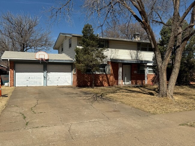 Building Photo - Pre Leasing for fall 2026! 5 bedroom 2 bath by LCU!